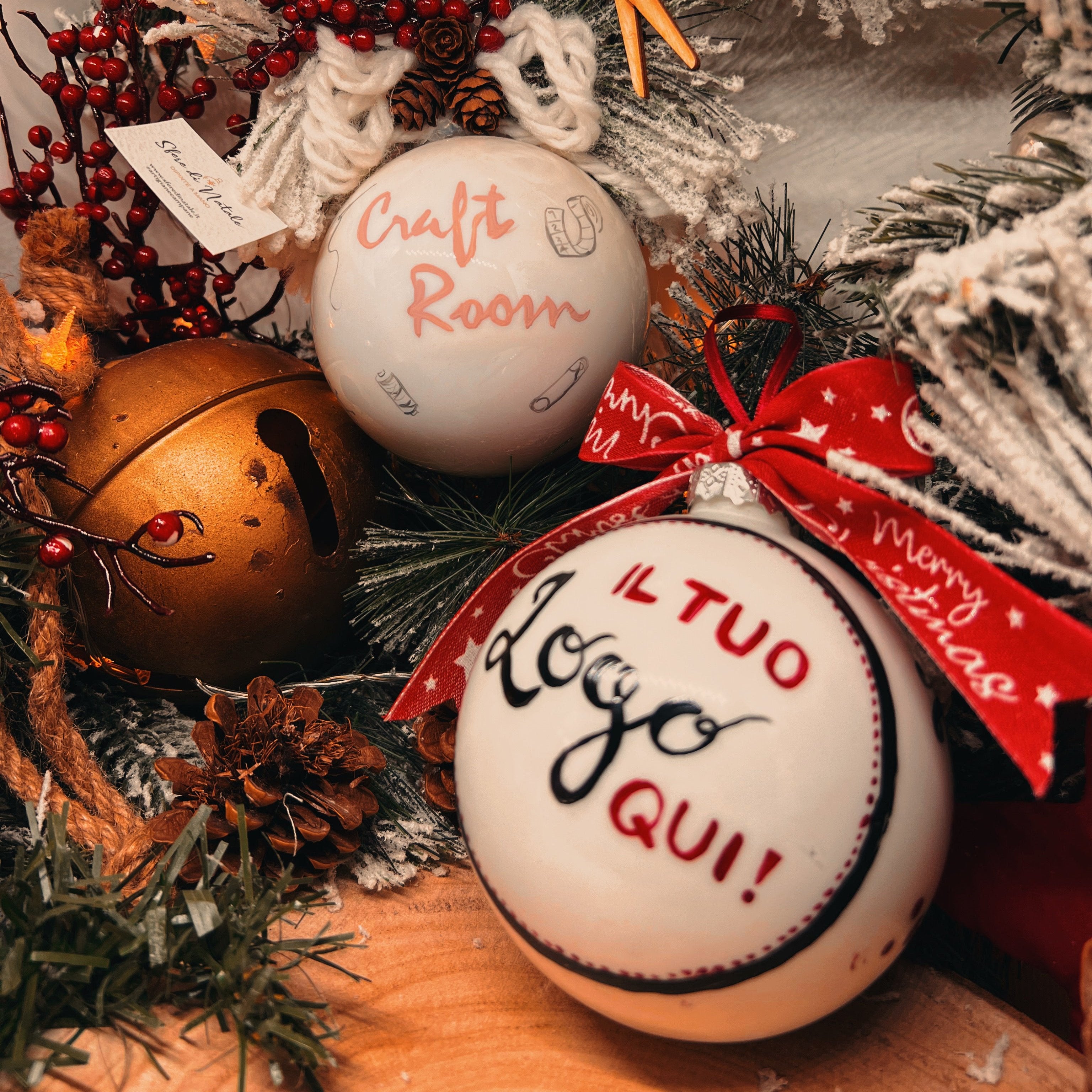Vuoi personalizzare il tuo Albero Aziendale o regalarlo a uno o più clienti? Affidati alle nostre artigiane campane
