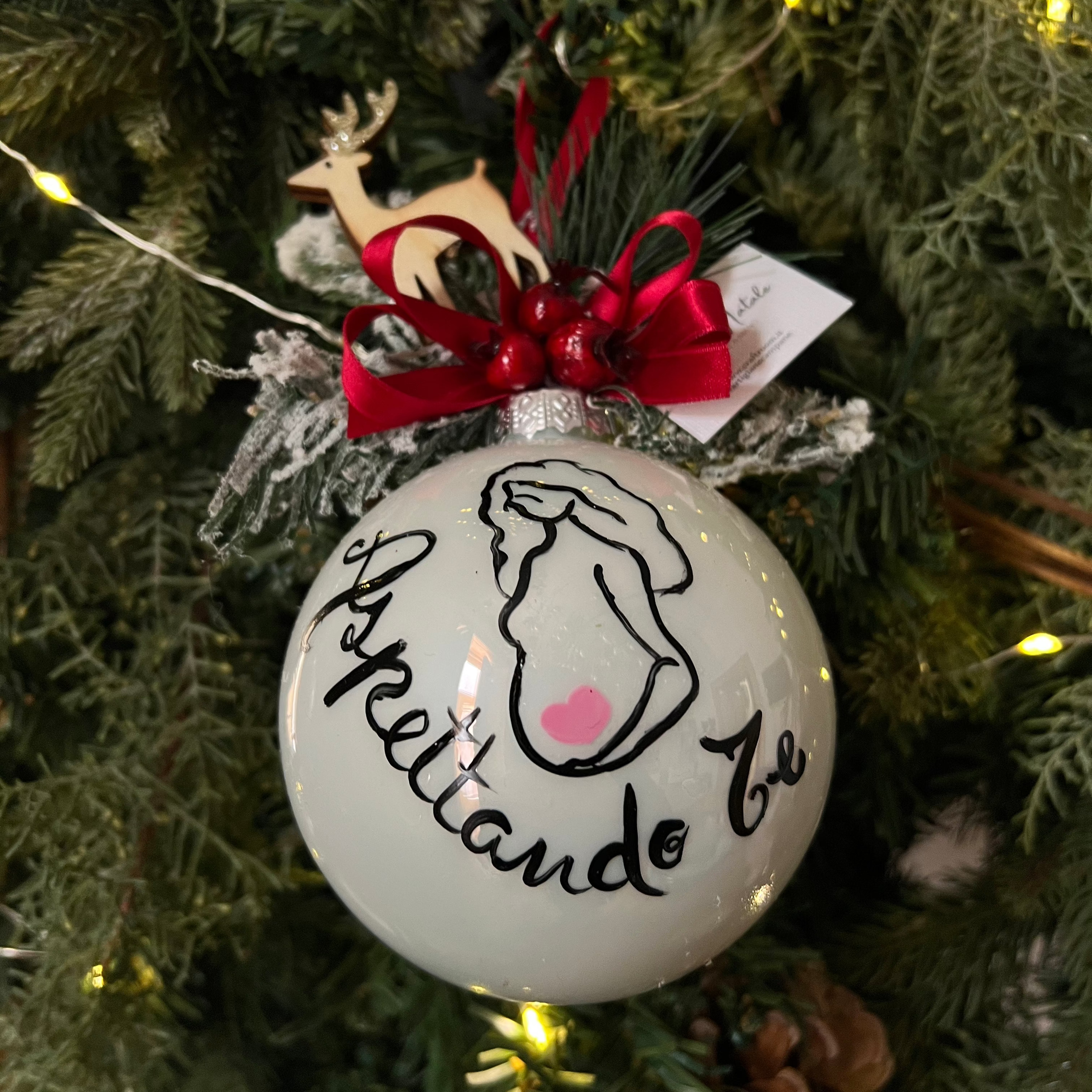 Sfera di Natale in Vetro Mamma in Attesa Dipinta A Mano