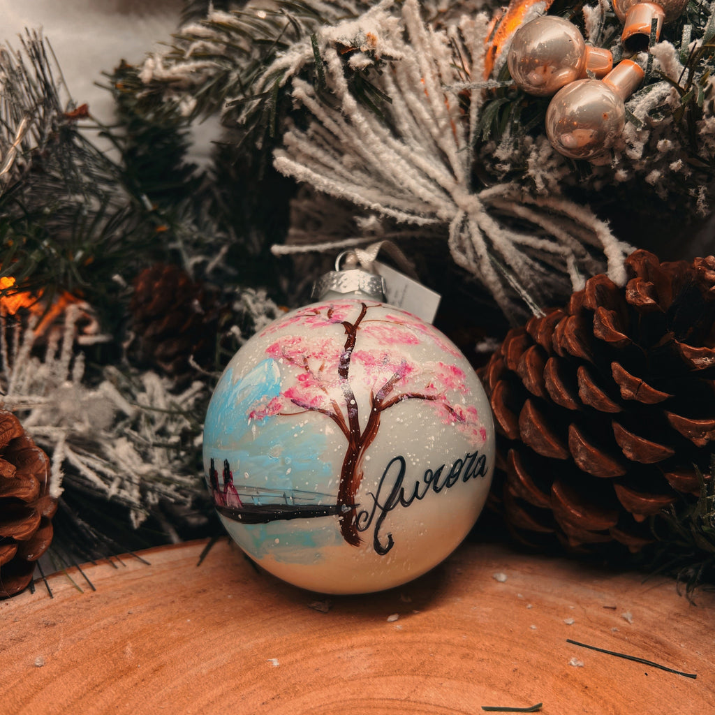 Sfera di Natale in Vetro Sakura Fiori di Ciliegio Dipinta A Mano