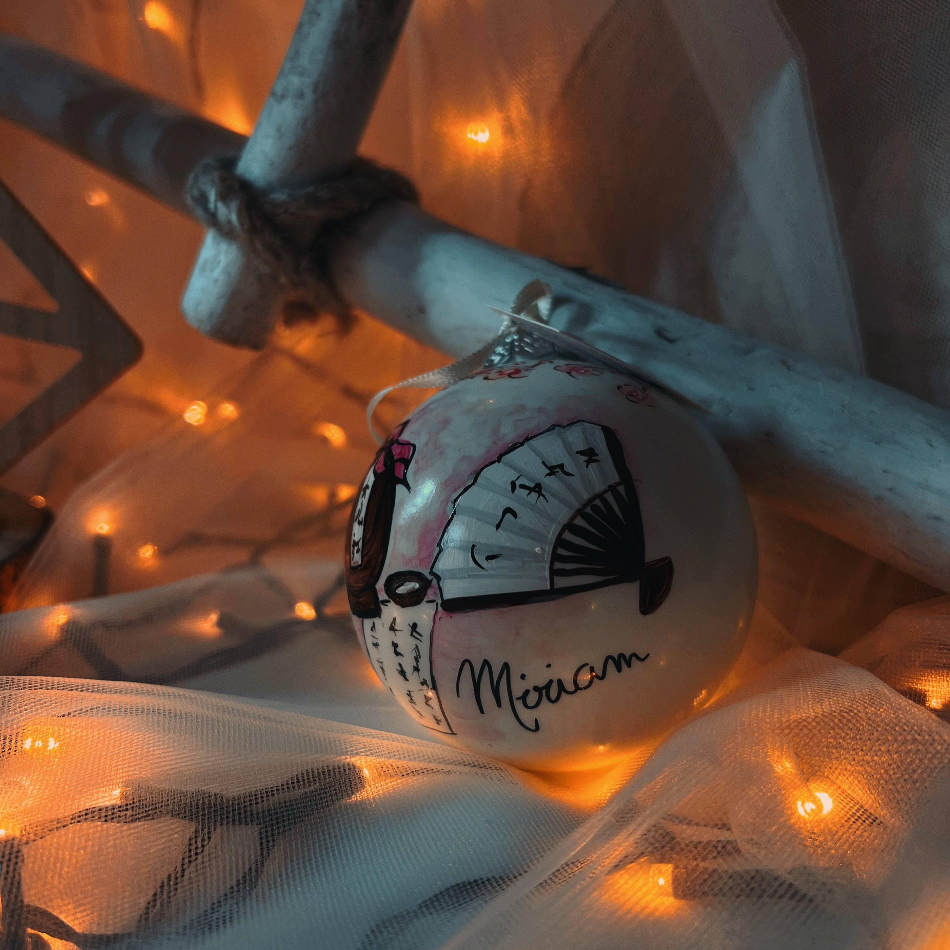 Sfera di Natale in Vetro Sakura Sensu Dipinta A Mano