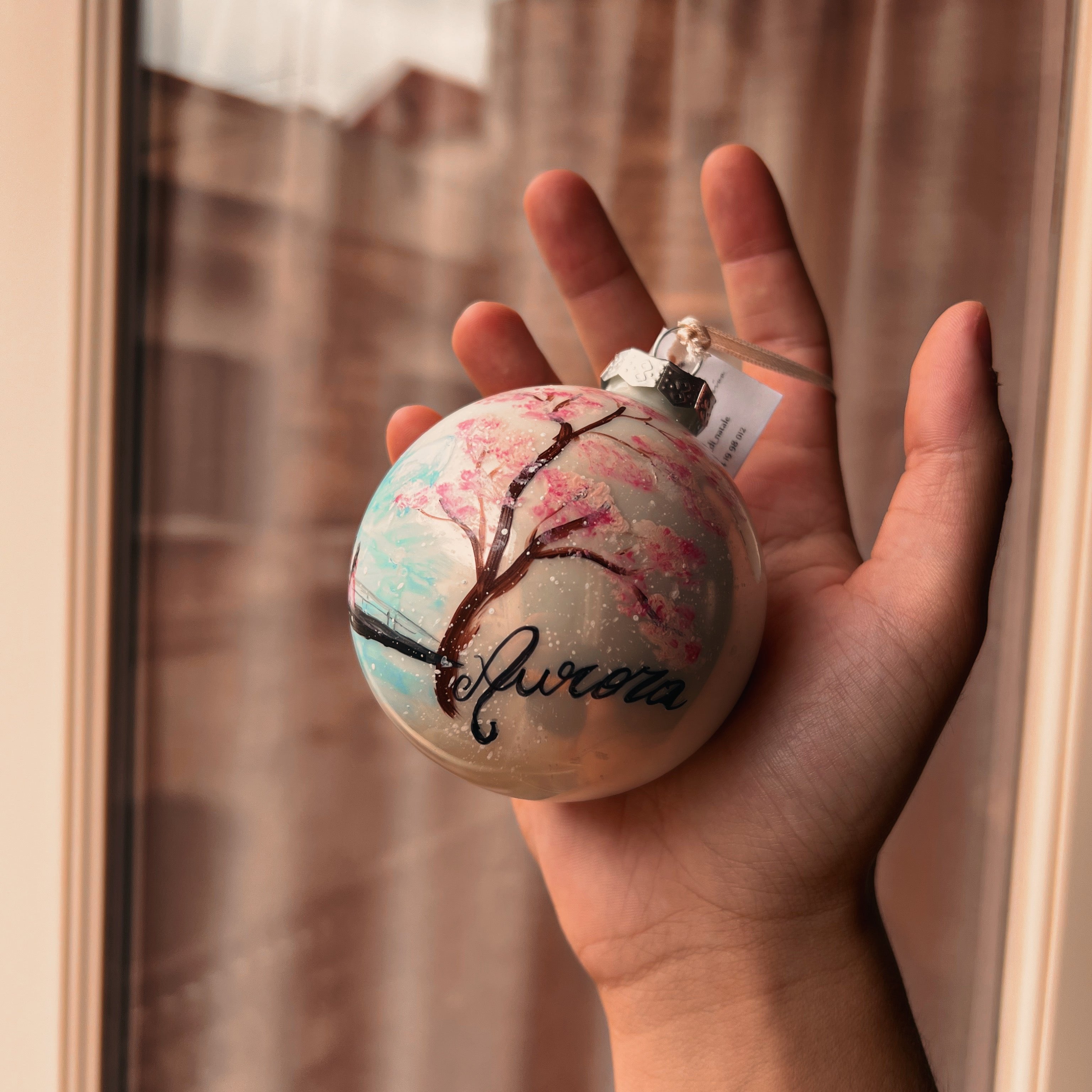 Sfera di Natale in Vetro Sakura Fiori di Ciliegio Dipinta A Mano