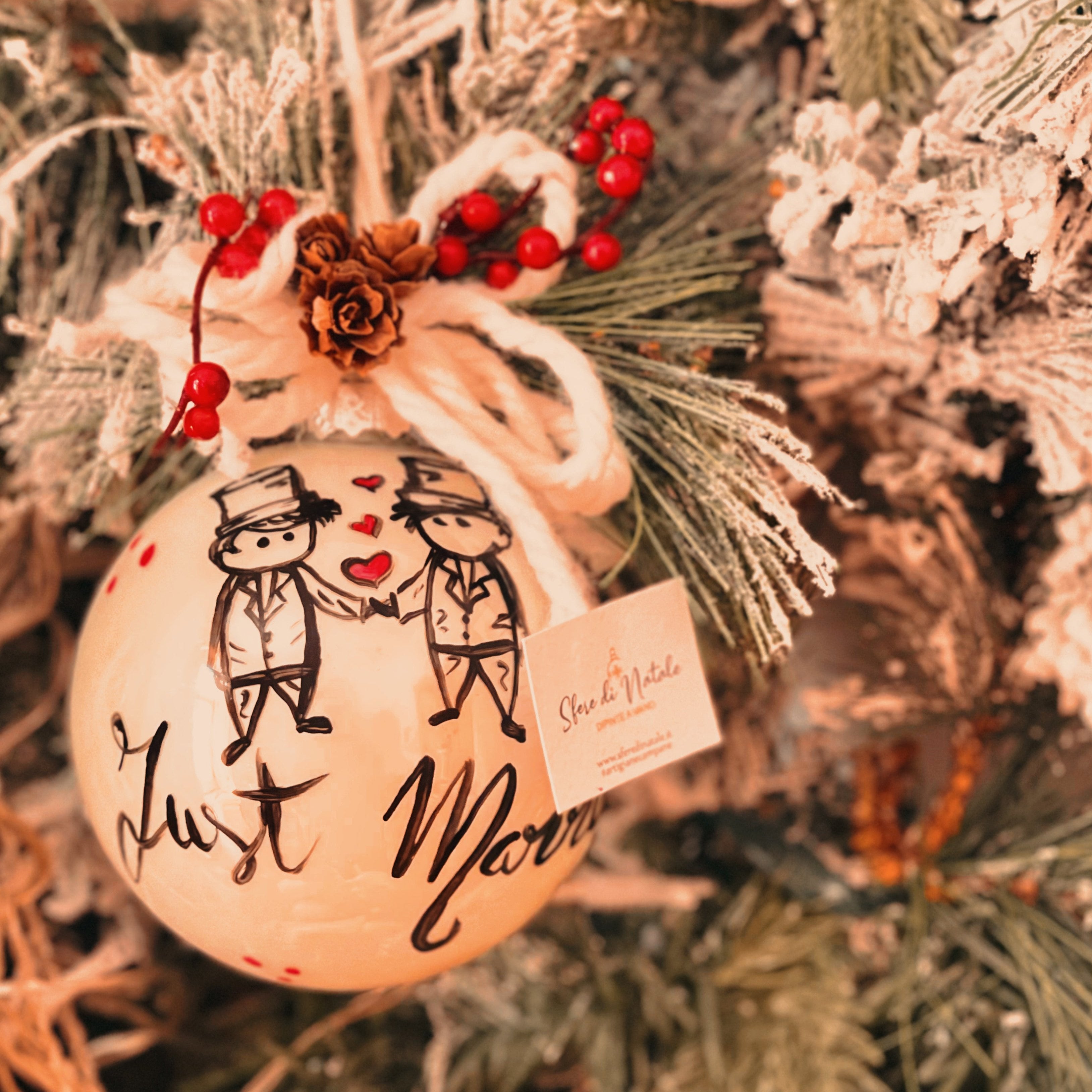 Sfera di Natale in Vetro Personalizzata Soggetto Fidanzati e Fidanzate Dipinta a Mano