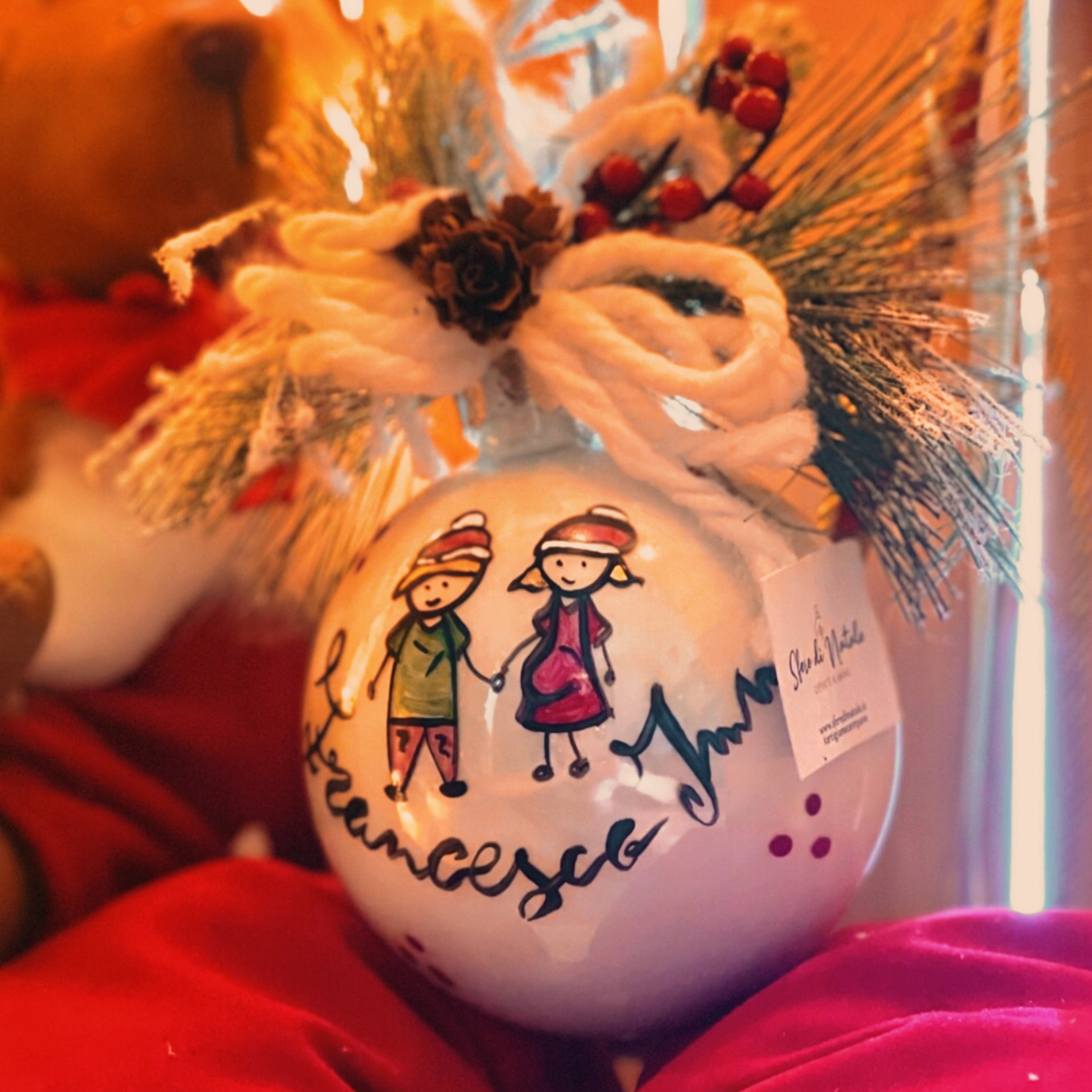 Sfera di Natale in Vetro Personalizzata Soggetto Mamma in Attesa Dipinta a Mano