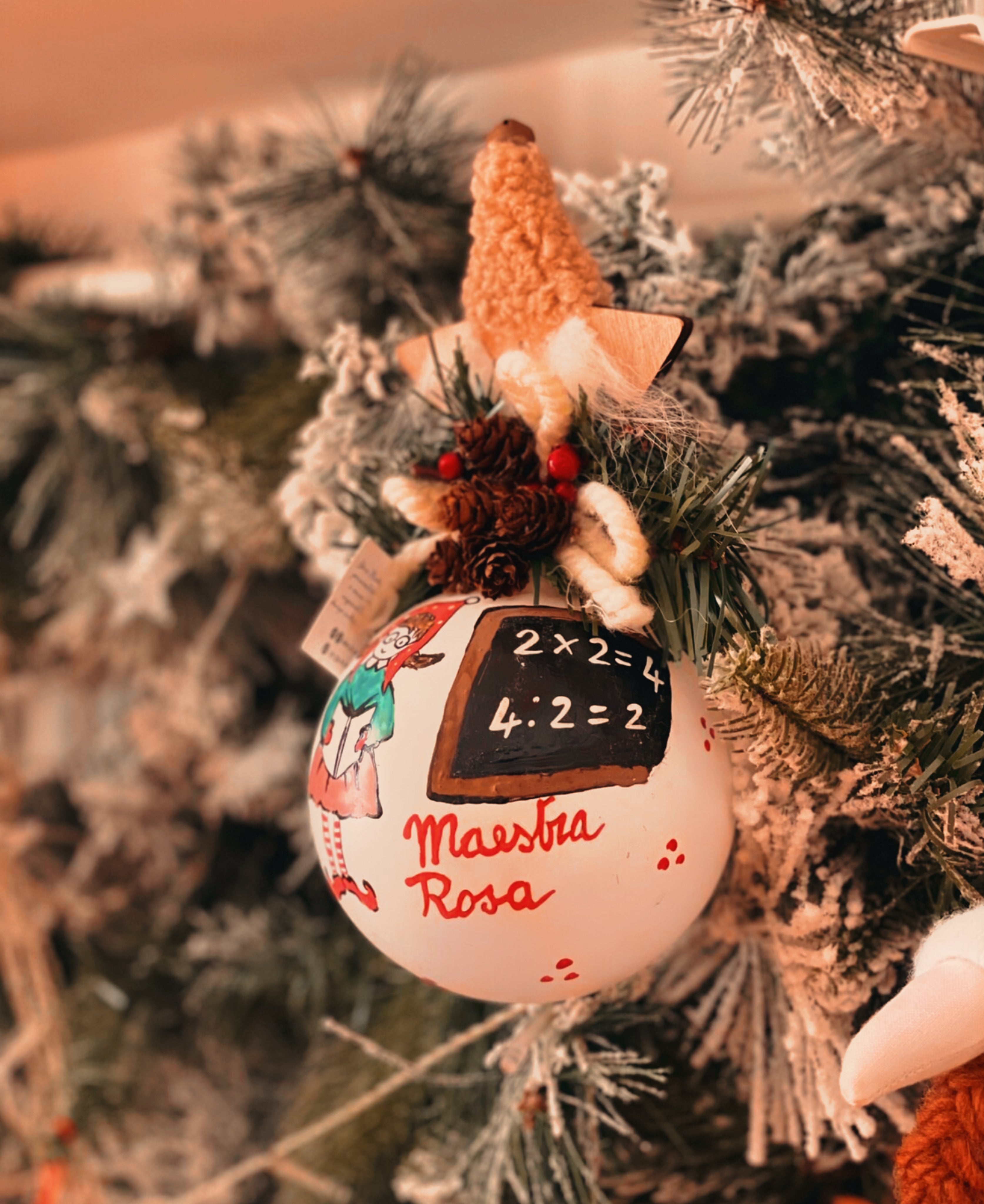 Sfera di Natale in Vetro Personalizzata Soggetto Insegnante di Matematica Dipinta a Mano