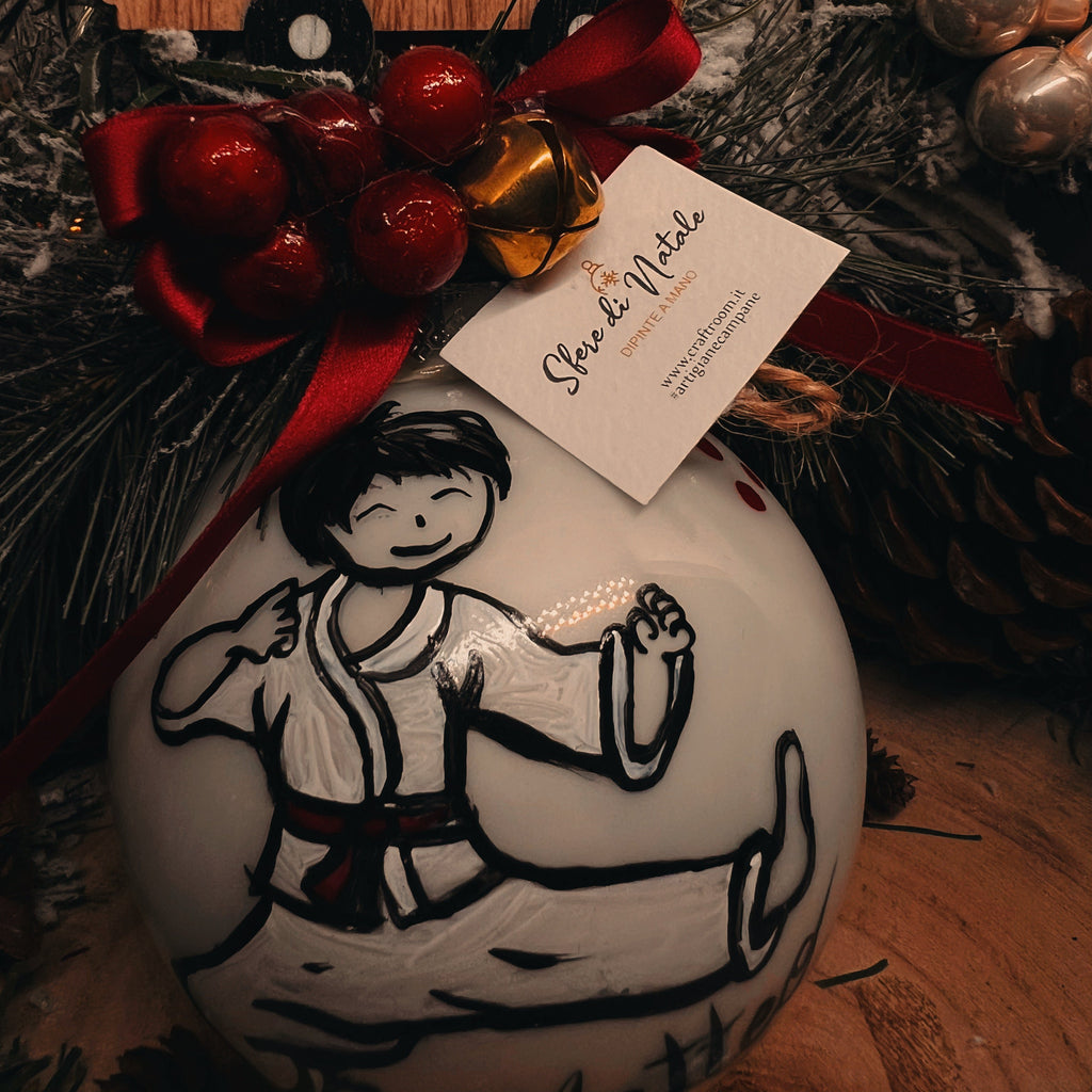 Sfera di Natale in Vetro Personalizzata Arti Marziali Dipinta a Mano