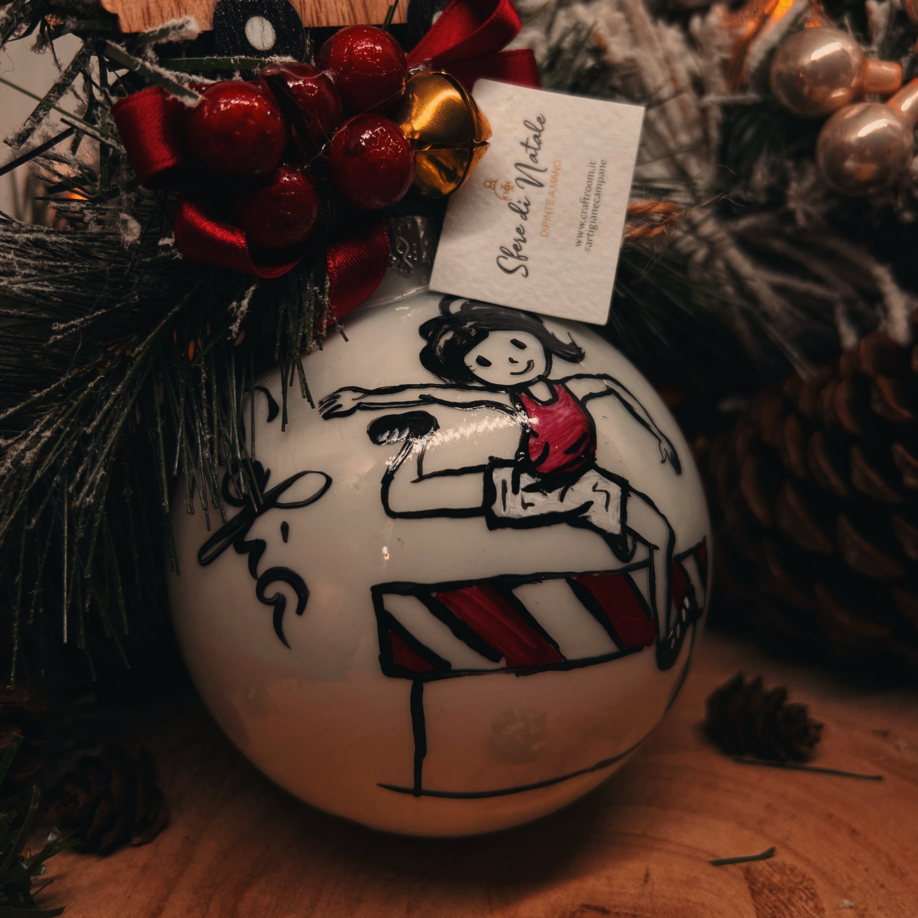 Sfera di Natale in Vetro Personalizzata Sport Dipinta a Mano