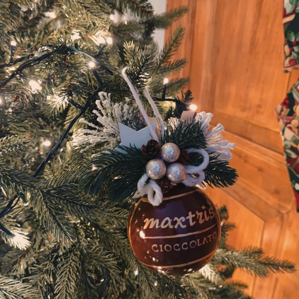 Vuoi personalizzare il tuo Albero Aziendale o regalarlo a uno o più clienti? Affidati alle nostre artigiane campane